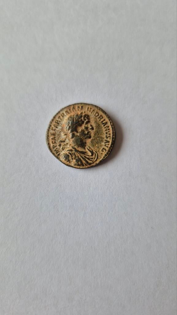 Oude Romeinse munt - Keizer Hadrianus, Ophalen of Verzenden, Italië, Losse munt
