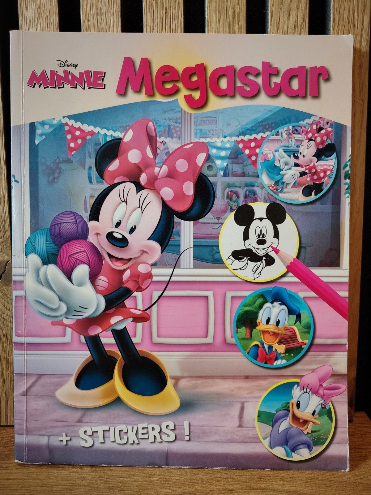 Minnie Megastar kleurboek + stickers, Boeken, Ophalen
