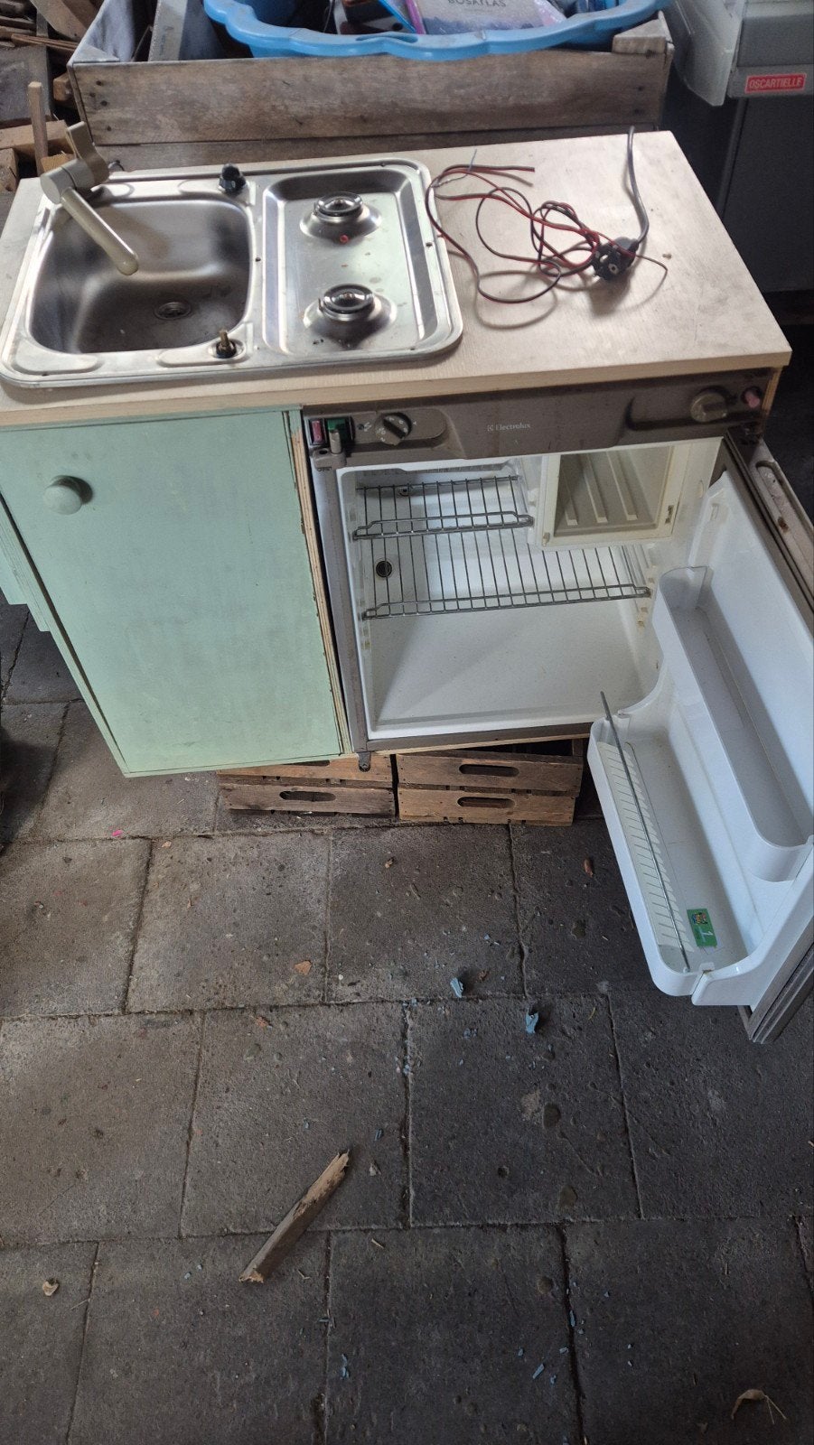 Compacte keukenunit met koelkast, spoelbak en kookplaat, Caravans en Kamperen, Ophalen, Gebruikt