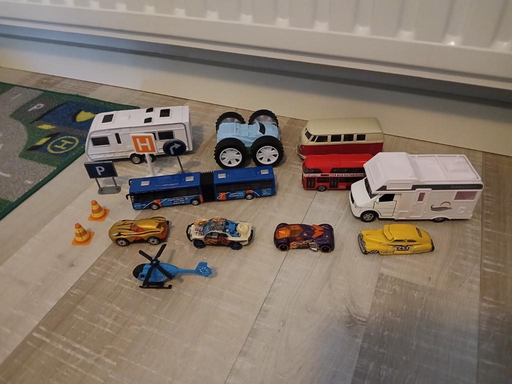 Diverse voertuigen en Hot Wheels speelgoed, Ophalen of Verzenden, Gebruikt