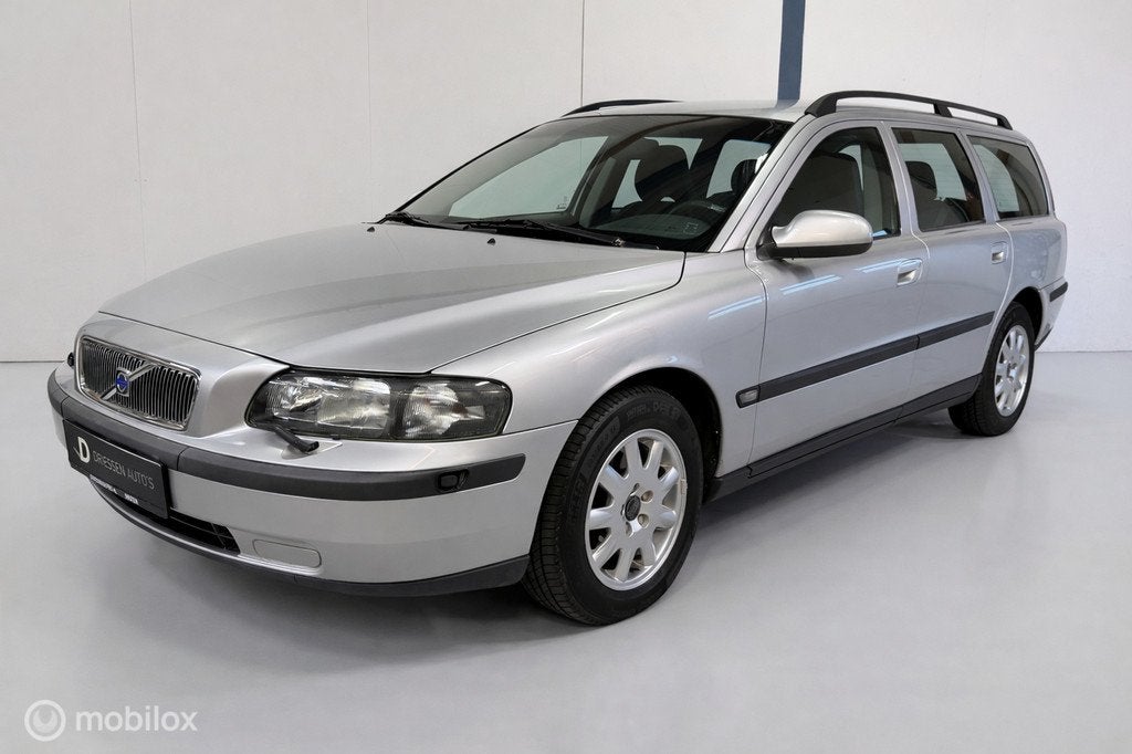 Volvo V70 2.4 Comfort Line 1E EIGENAAR, Auto's, Volvo, Voorwielaandrijving, 1505 kg, V70, 750 kg
