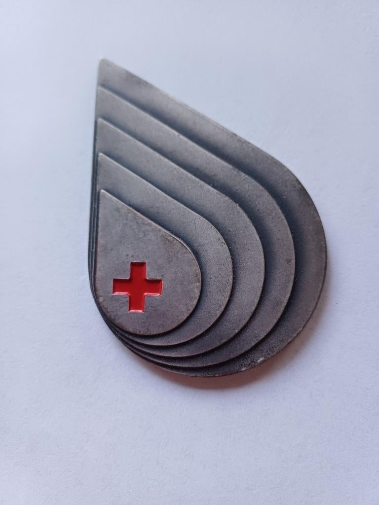 Vintage insigne voor 60 maal bloedgeven - Kon. Begeer, Ophalen of Verzenden