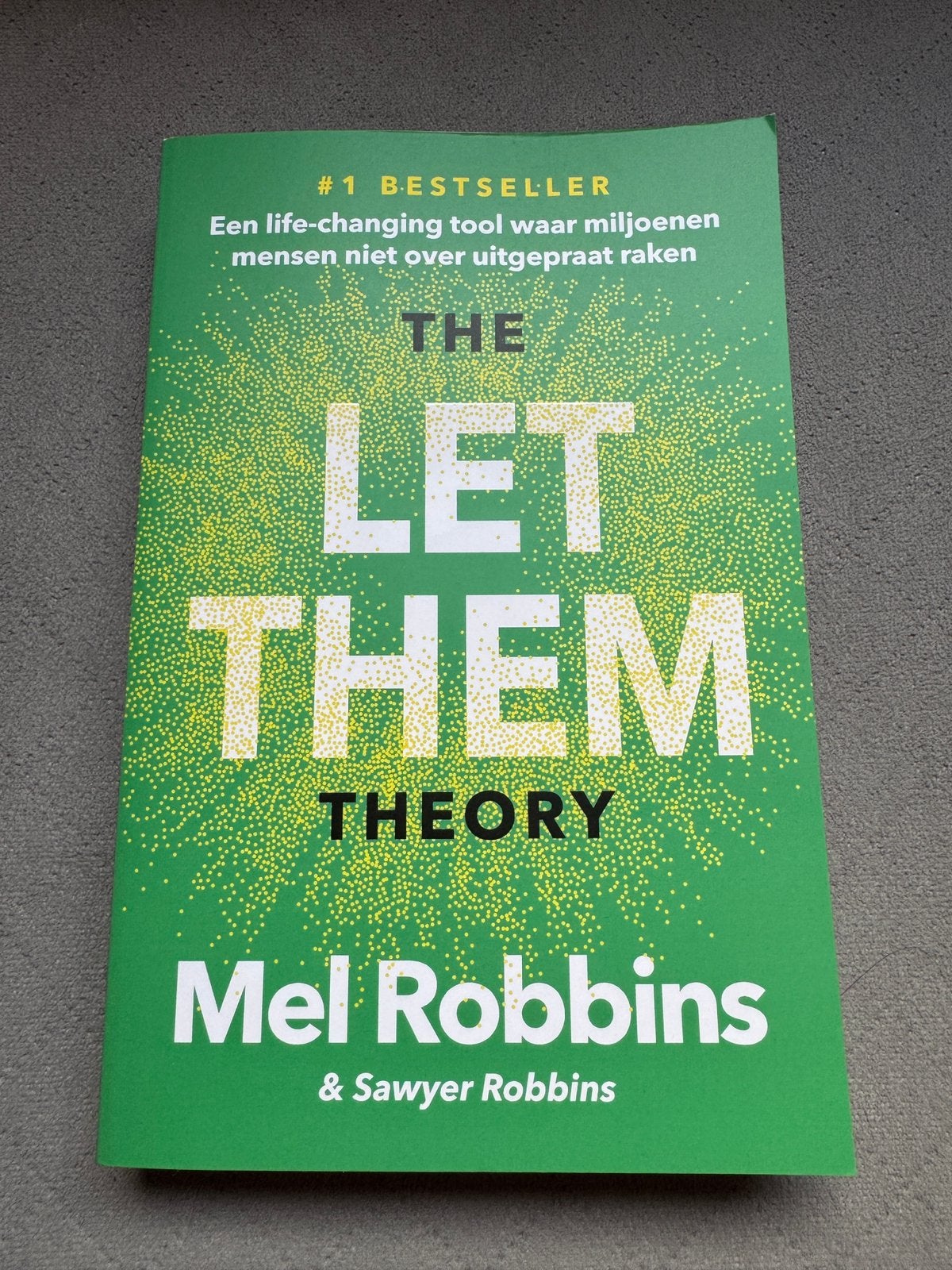 The Let Them Theory - Mel Robbins (Nederlandse editie), Ophalen of Verzenden, Zo goed als nieuw