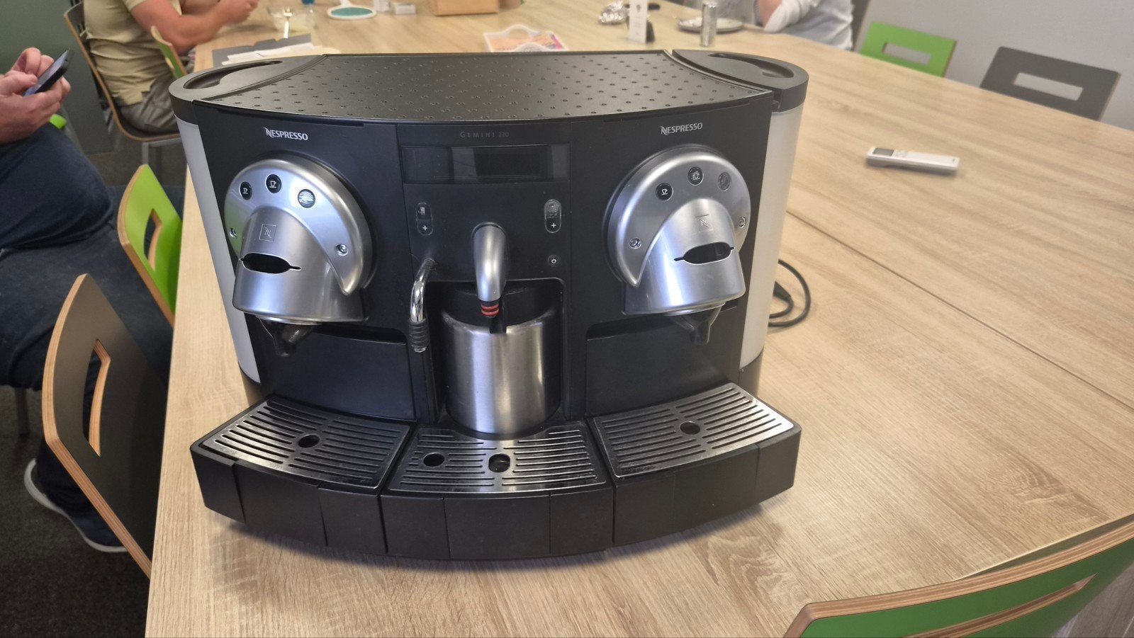 Nespresso Gemini CS220 Pro - Professioneel Koffiezetapparaat, Witgoed en Apparatuur, Gebruikt, Espresso apparaat, 10 kopjes of meer