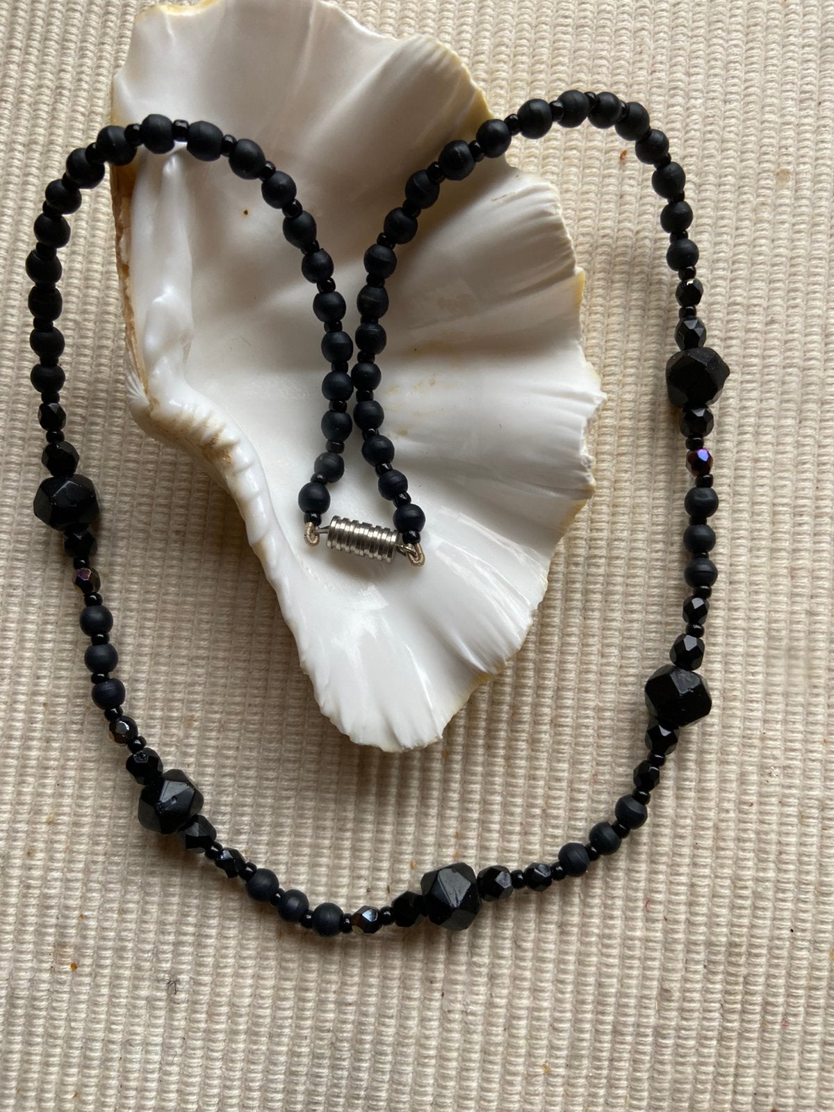 Ketting zwart gitten antiek, Ophalen of Verzenden, Zo goed als nieuw, Zwart
