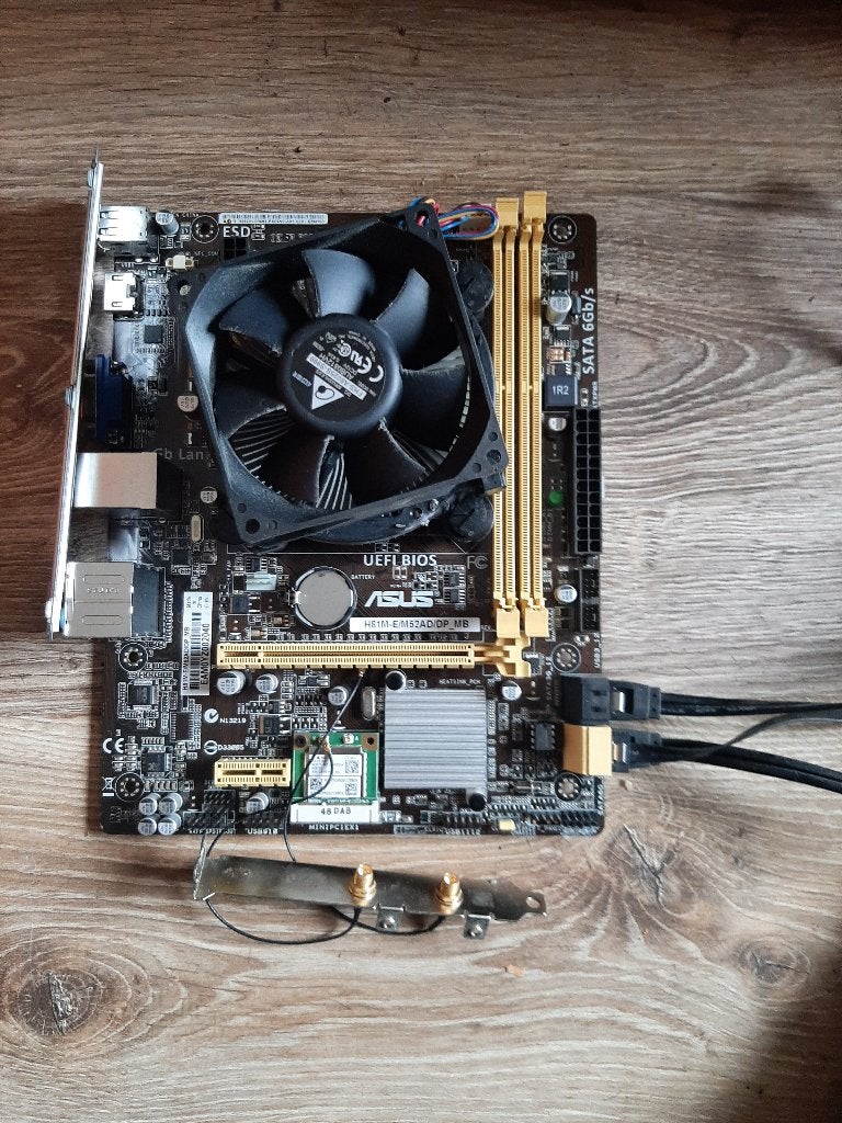 Asus intel moederbord incl i5 processor en wifi, Computers en Software, Ophalen, DDR3, Zo goed als nieuw, Micro-ATX