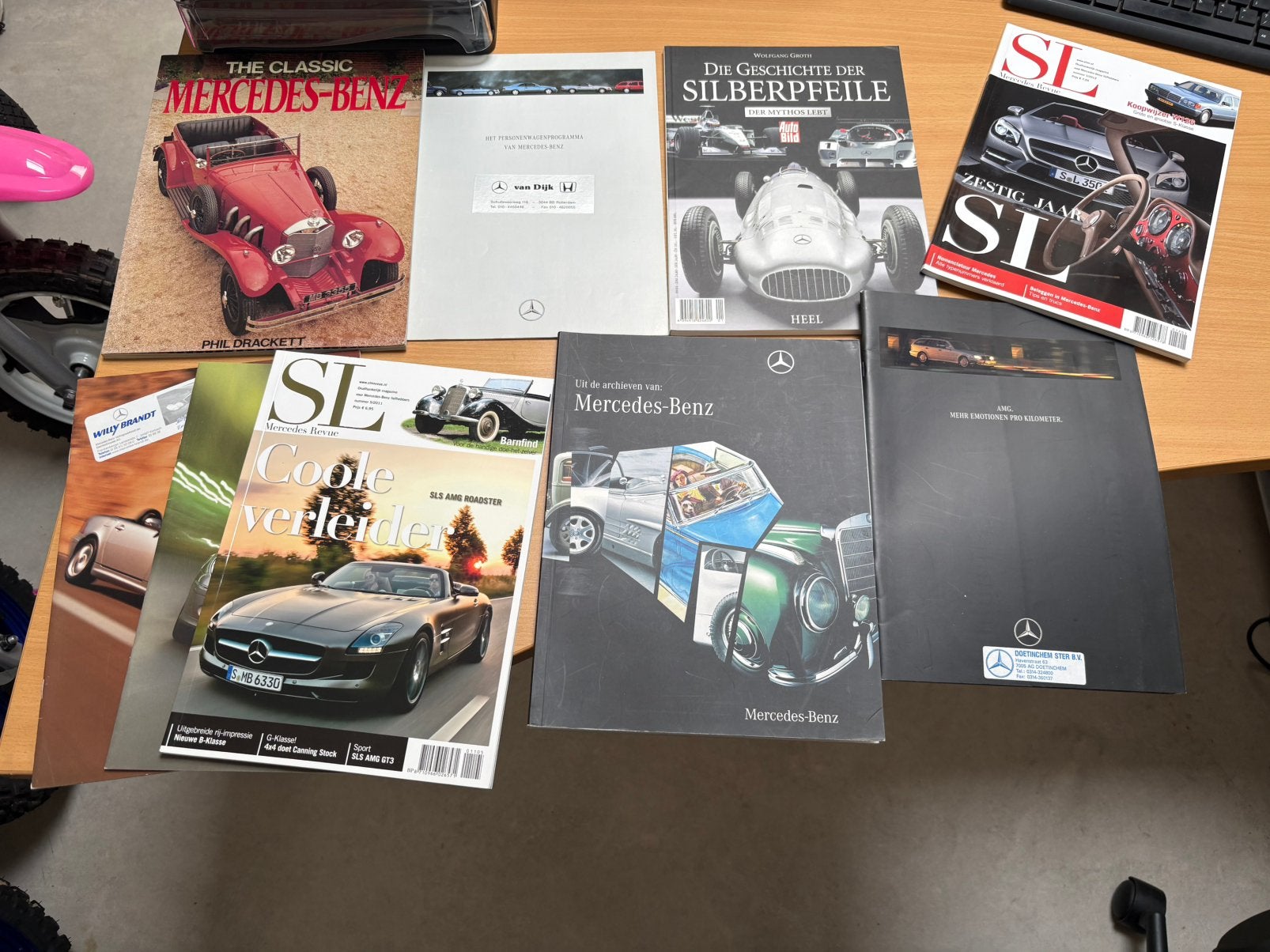 Partij negen tijdschriften Mercedes Benz SL AMG etc, Ophalen of Verzenden, Gelezen