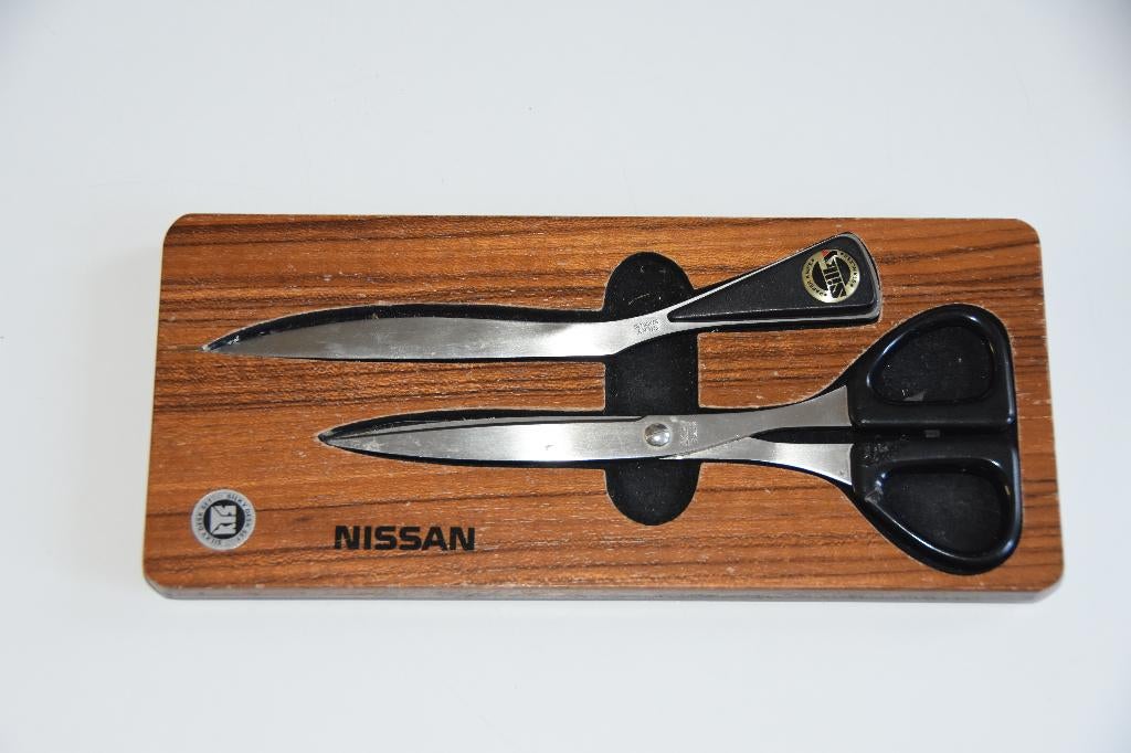 Unieke Nissan bureau set Schaar & Brief opener, Verzamelen, Verzenden, Auto's