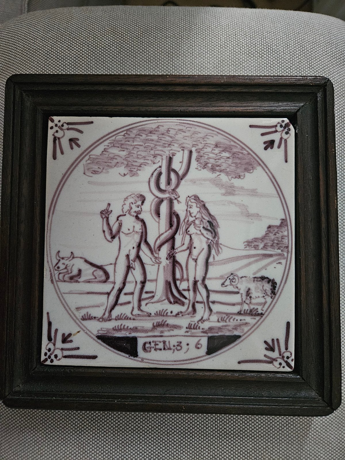 Antieke wandtegel: Adam en Eva in het paradijs (Genesis 3:6), Antiek en Kunst, Ophalen of Verzenden