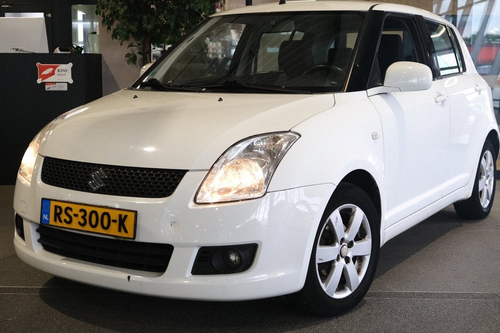 Suzuki Swift 1.3 Bandit AUTOMAAT Navi Leder Pdc Keyless, Auto's, Suzuki, Voorwielaandrijving, Zwart, Leder, Bedrijf
