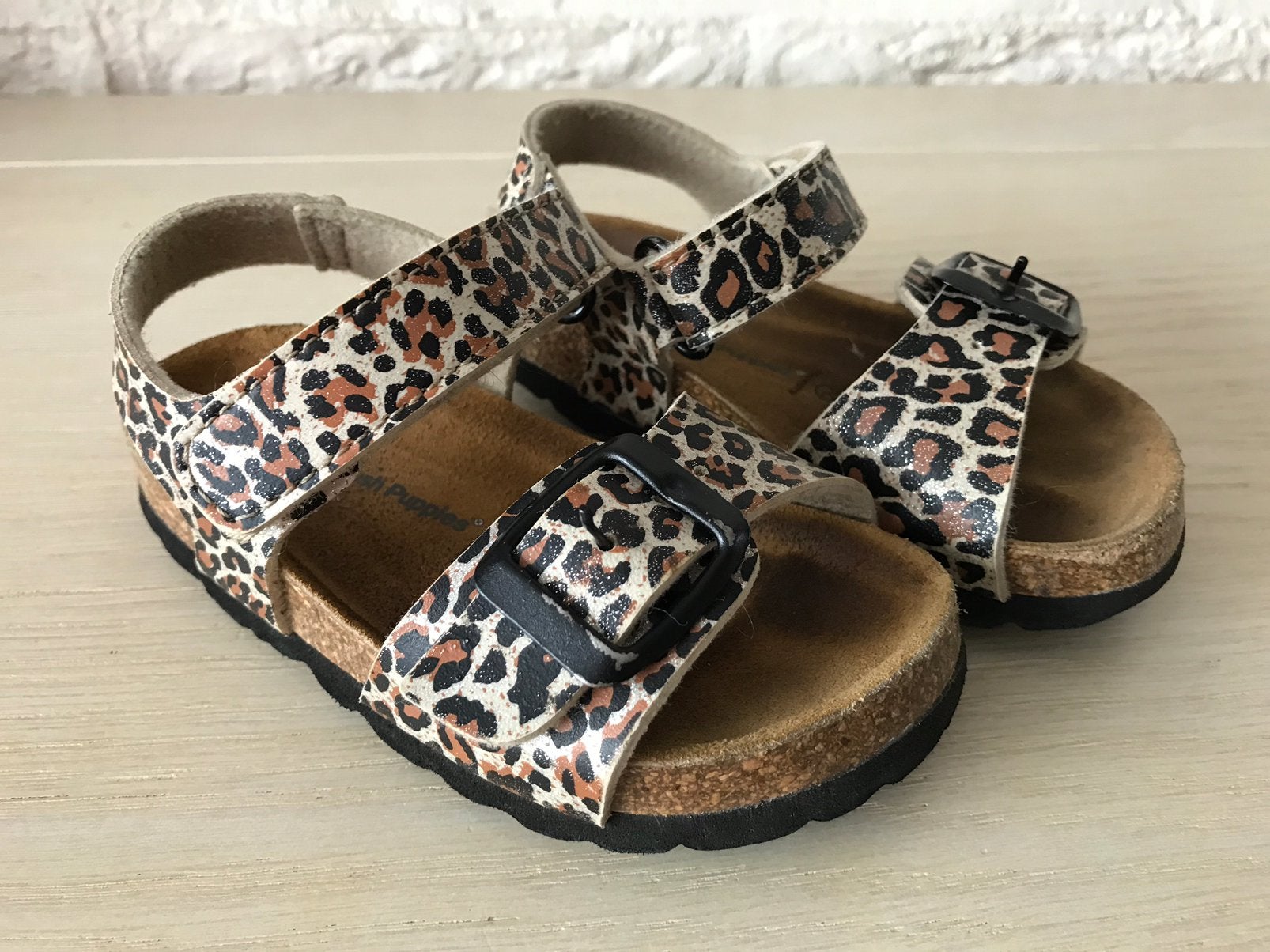 HUSH PUPPIES met klittenband….luipaard print…maar 24, Kinderen en Baby's, Kinderkleding | Schoenen en Sokken, Ophalen, Meisje