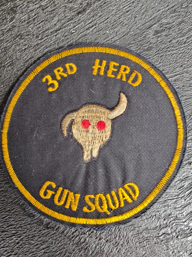 WARTIME US 815TH ENGINEER 3RD HERD GUN SQUAD PATCH, Ophalen of Verzenden, Landmacht, Amerika, Embleem of Badge