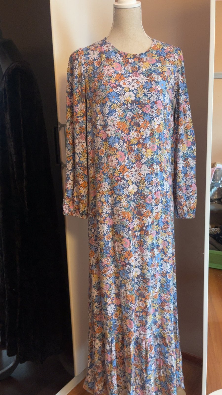 LC Waikiki Bloemen Maxi Jurk Maat 38, Blauw, Zo goed als nieuw, Onder de knie, Ophalen