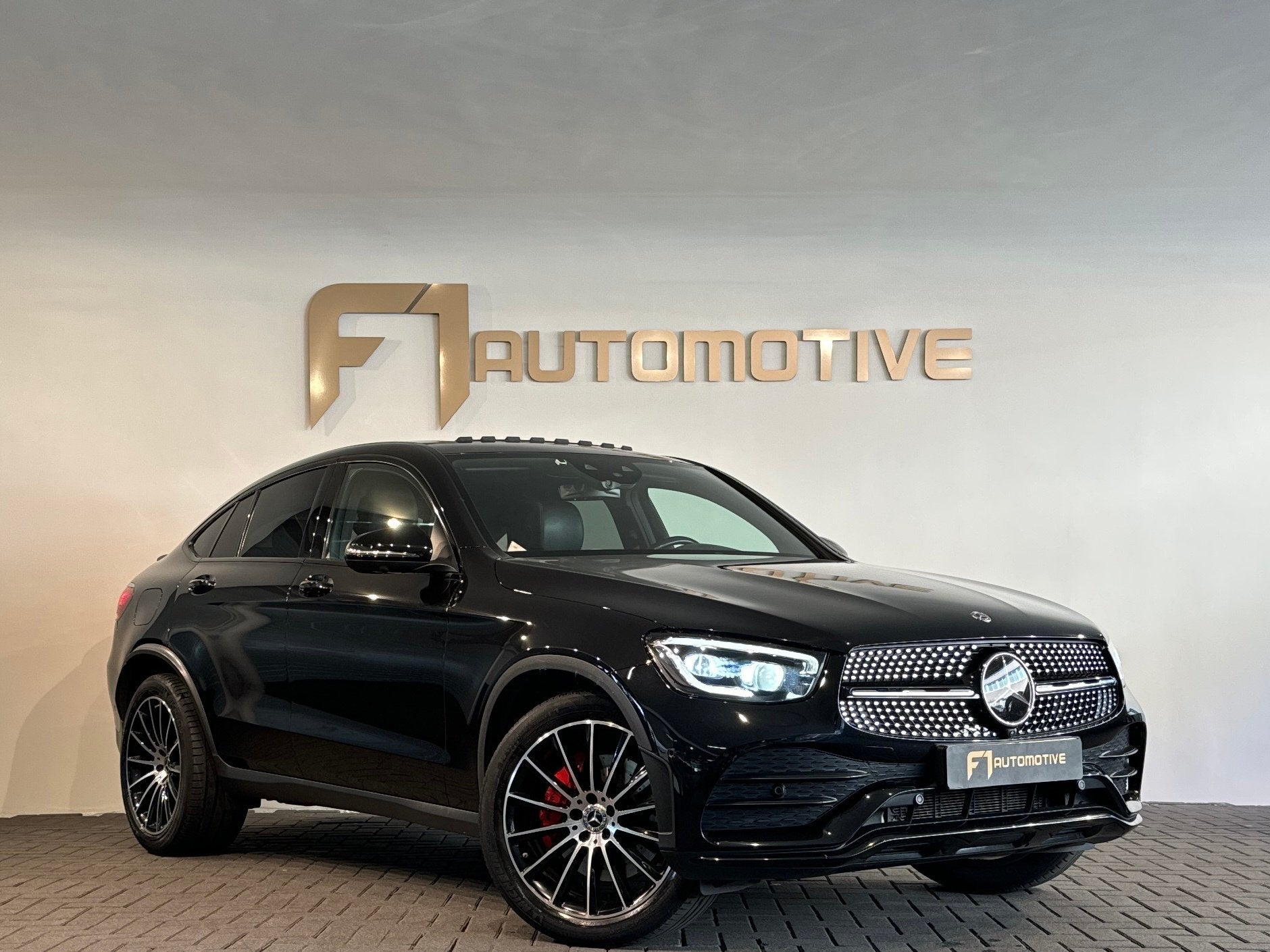 Mercedes-Benz GLC-klasse Coupé 300 4M AMG Pano|Memory|Trekh, Auto's, Automaat, Dealer onderhouden, Gebruikt, 4 cilinders