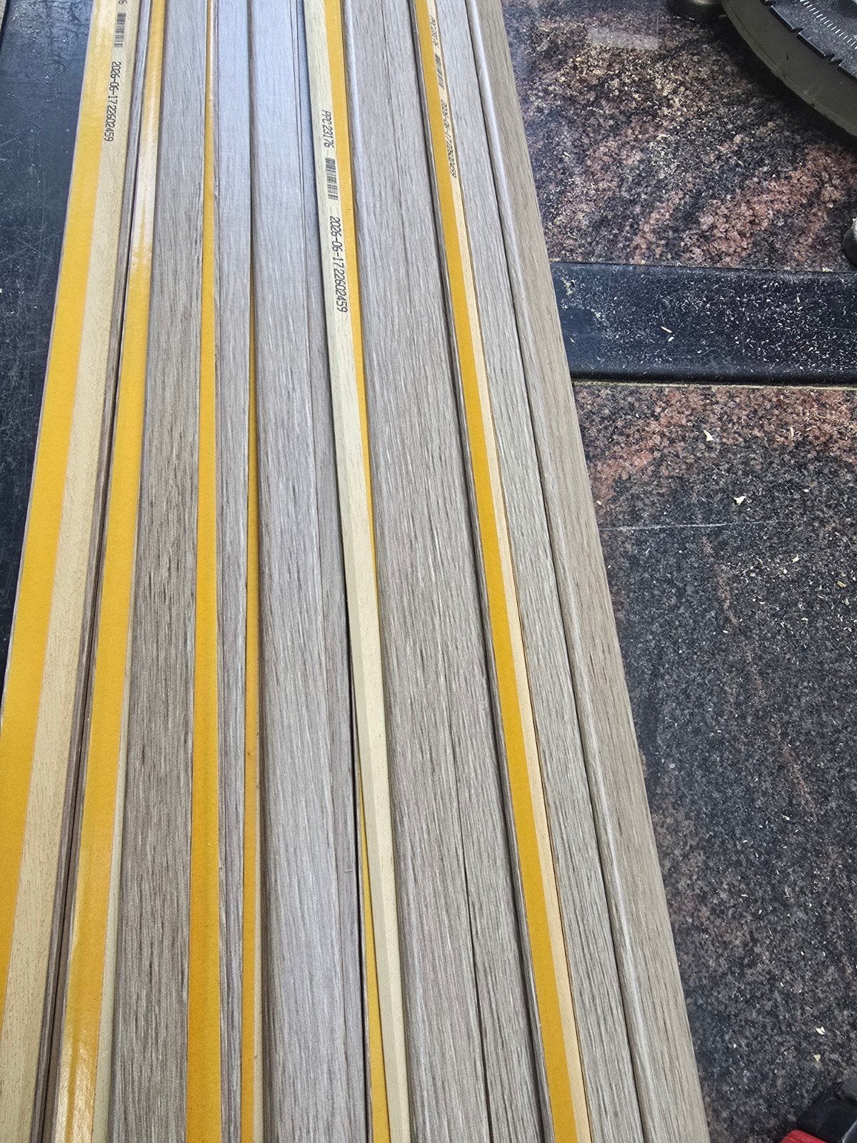 18 plakplinten, Ophalen, Overige materialen, Nieuw, 250 cm of meer