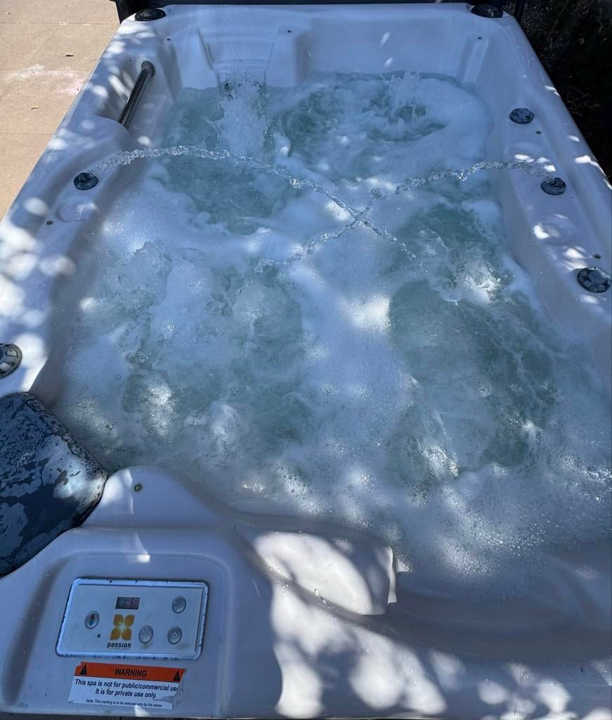 🌴Passion Jacuzzi 3 Persoons 1 Ligplaats🌴, Ophalen of Verzenden, Gebruikt, Filter, Vast
