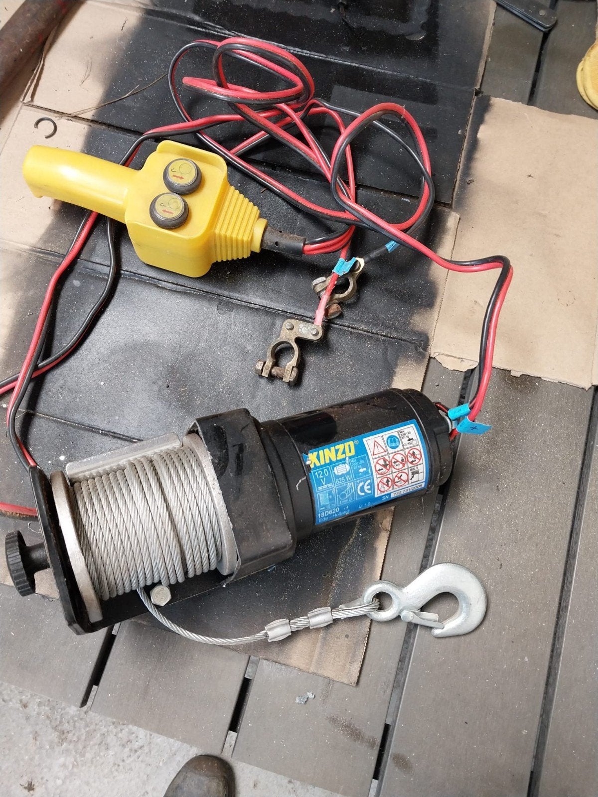 2 stuks Elektrische lier met afstandsbediening, Ophalen, Gebruikt, Elektrisch