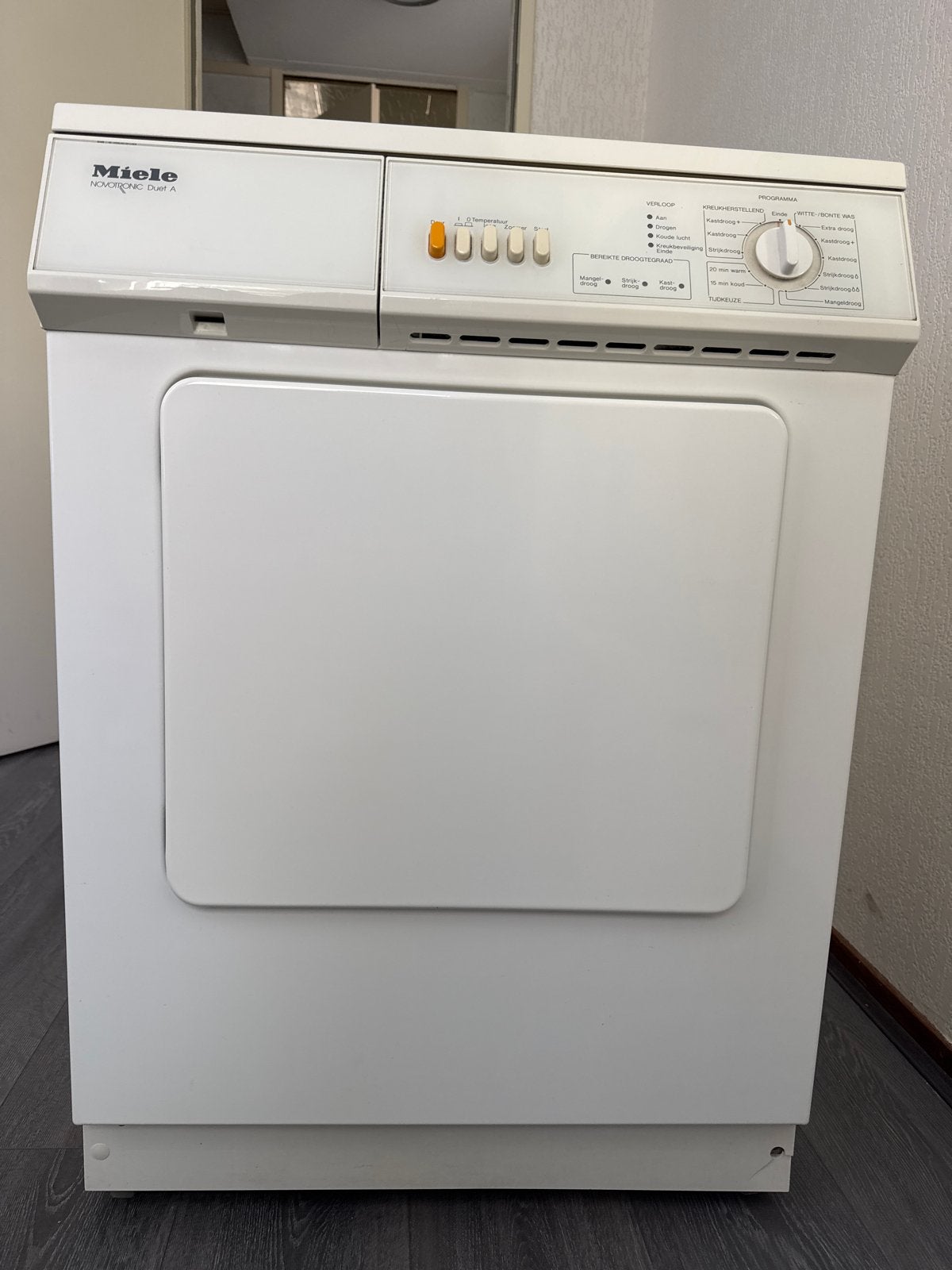 Miele Novotronic Duet A Luchtafvoerdroger, Ophalen, 6 tot 8 kg, Gebruikt, Luchtafvoer