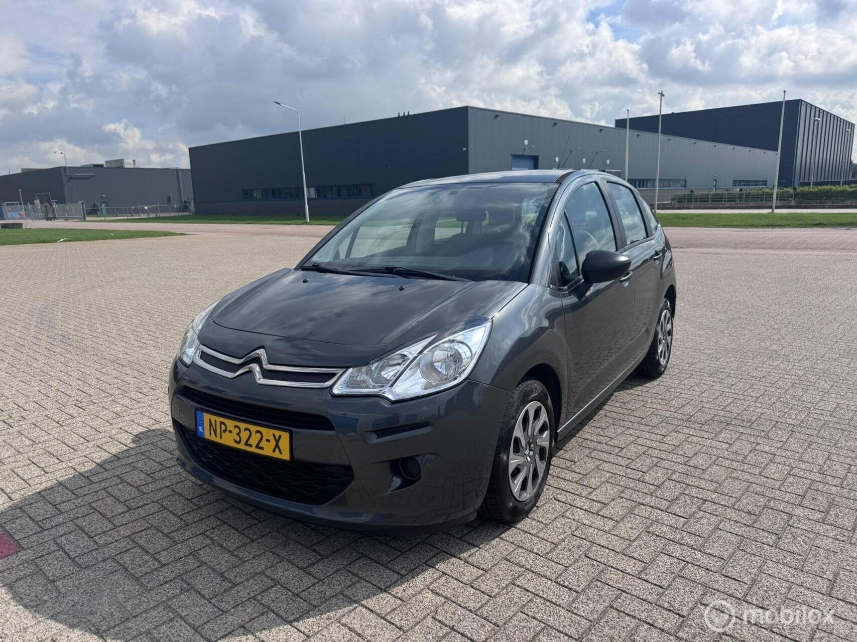 Citroën C3 1.0 PureTech Attraction – 03/2017 – 104.222, Voorwielaandrijving, 450 kg, Gebruikt, 948 kg
