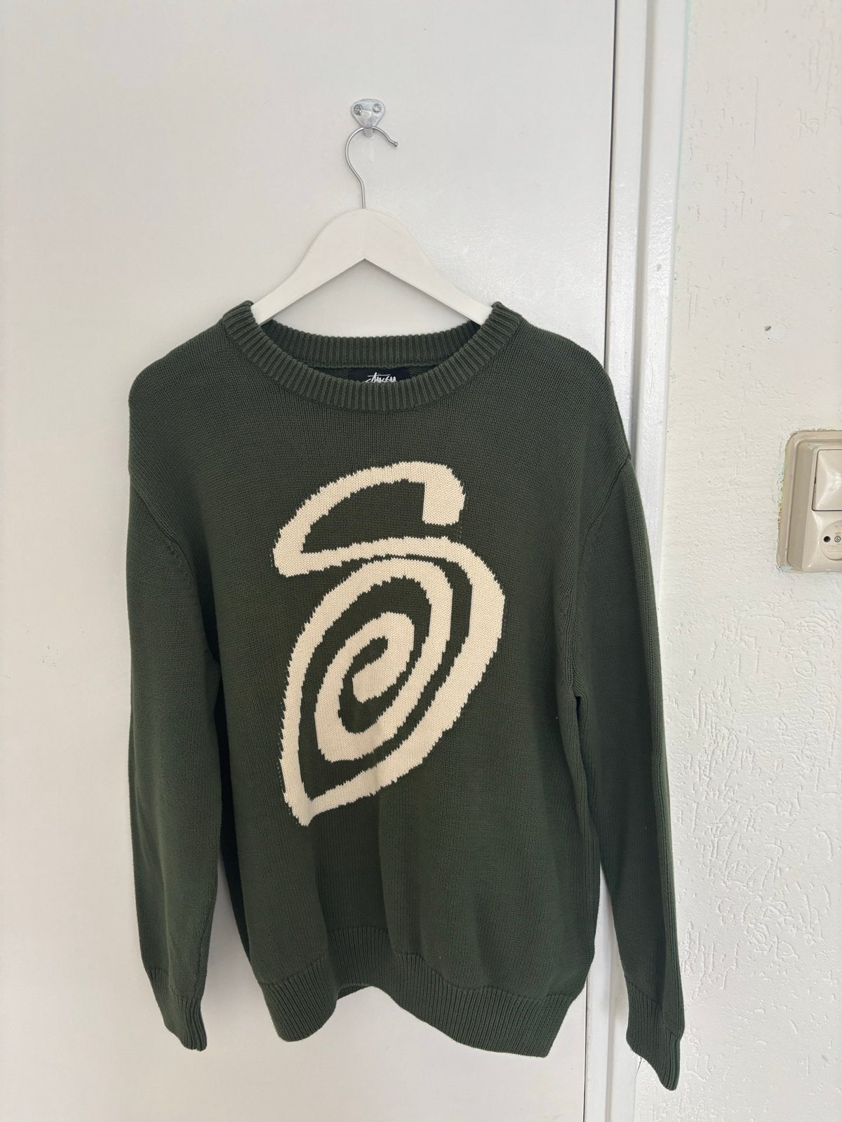 Stussy trui groen met groot logo - Maat M, Kleding | Heren, Ophalen of Verzenden, Zo goed als nieuw, Maat 48/50 (M), Groen
