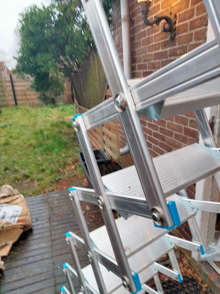 Wellhofer schaartrap  (vlizotrap) 289 cm 12 treden, 550 euro, Doe-het-zelf en Verbouw, Ophalen, Trap, Nieuw, Opvouwbaar of Inschuifbaar
