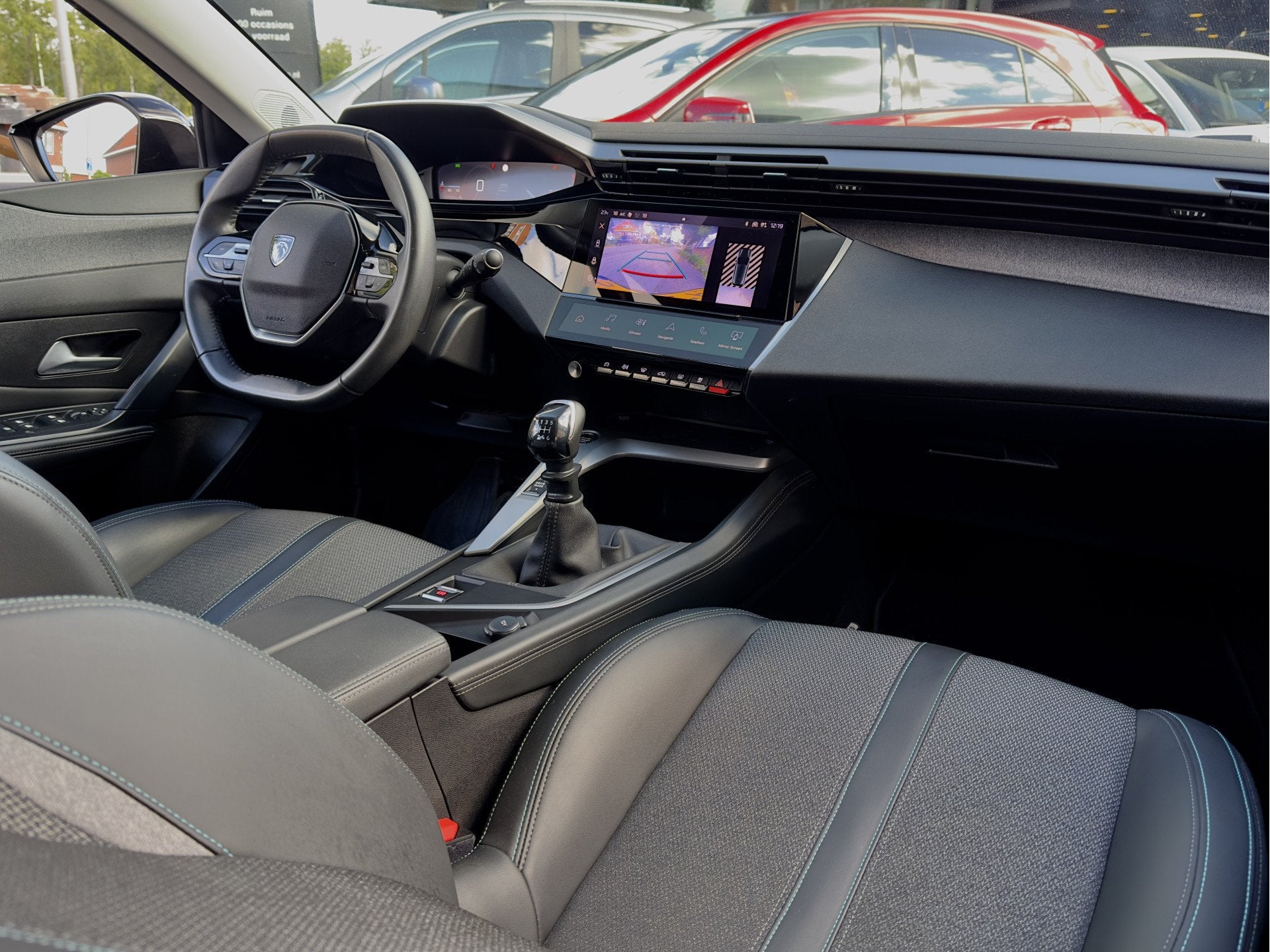 Peugeot 308 1.2 ALLURE PACK LEDER NAVI CAMERA DIGI-DASH APPL, Voorwielaandrijving, Dealer onderhouden, Gebruikt, Euro 6