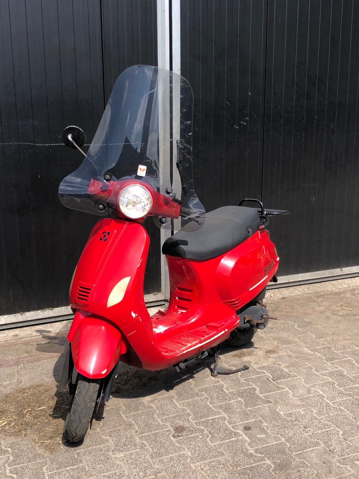 Mooie rode AGM VX50 scooter met windscherm, Fietsen en Brommers, Ophalen, Gebruikt, Benzine, Overige merken