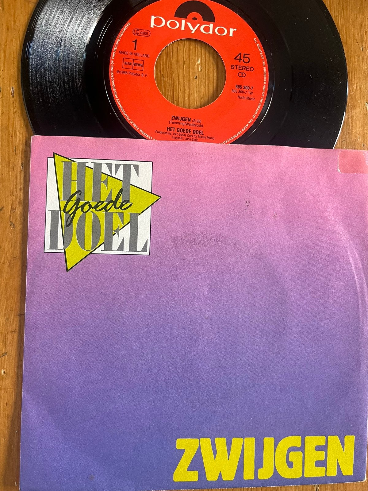 Het Goede Doel - Zwijgen (7 inch vinyl single), Gebruikt, Originele persing, 7 inch, Ophalen of Verzenden