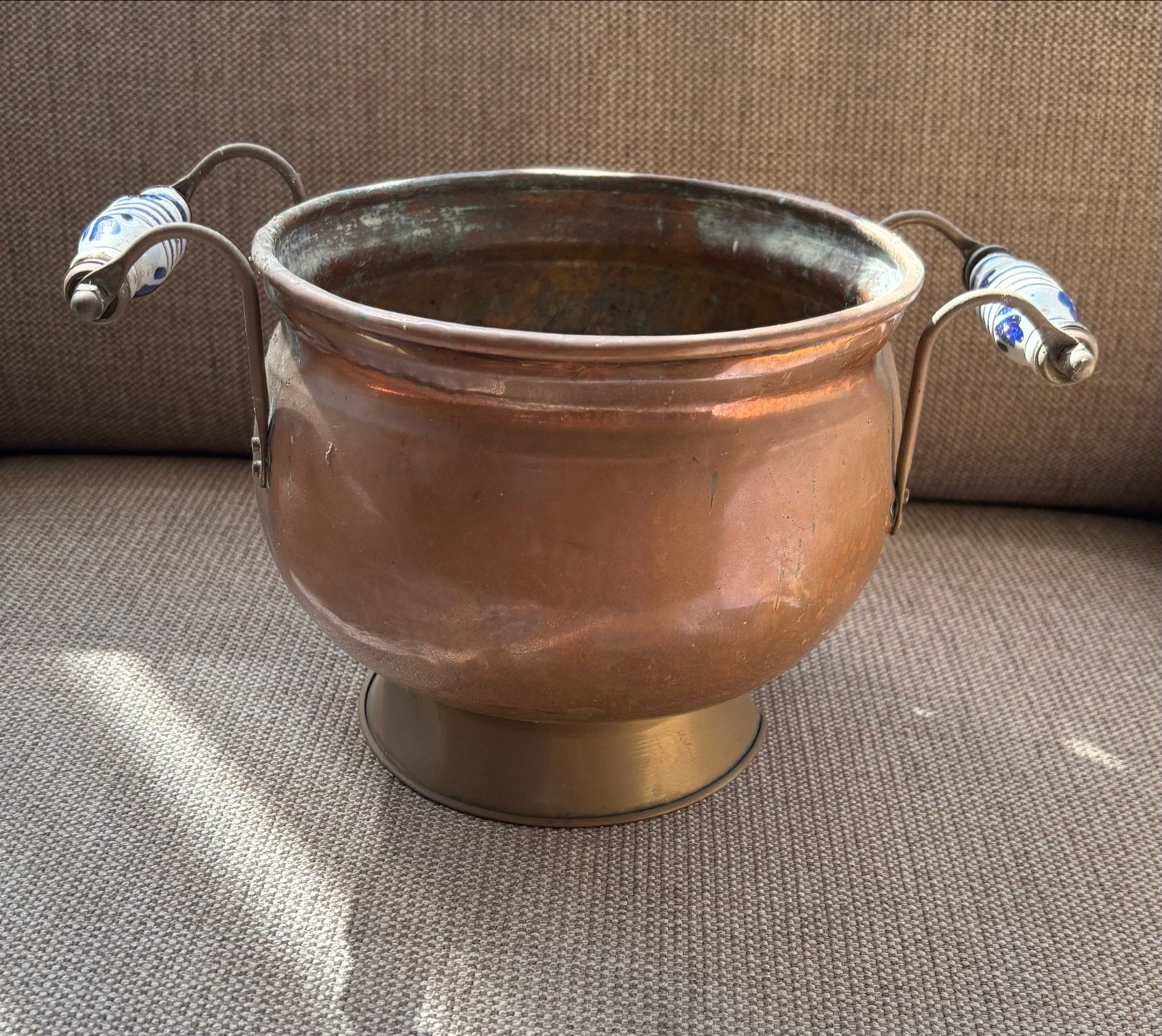 Antieke Koperen Pot met Keramische Handvatten, Ophalen of Verzenden, Koper