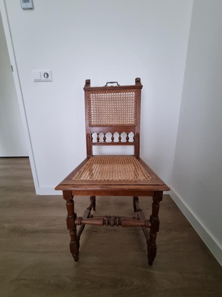 Mooie antieke stoel, rieten vlechtwerk is in prima staat., Ophalen
