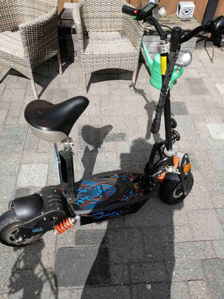 Electrische step met zitting, Fietsen en Brommers, Steps, Gebruikt, Elektrische step (E-scooter), Ophalen