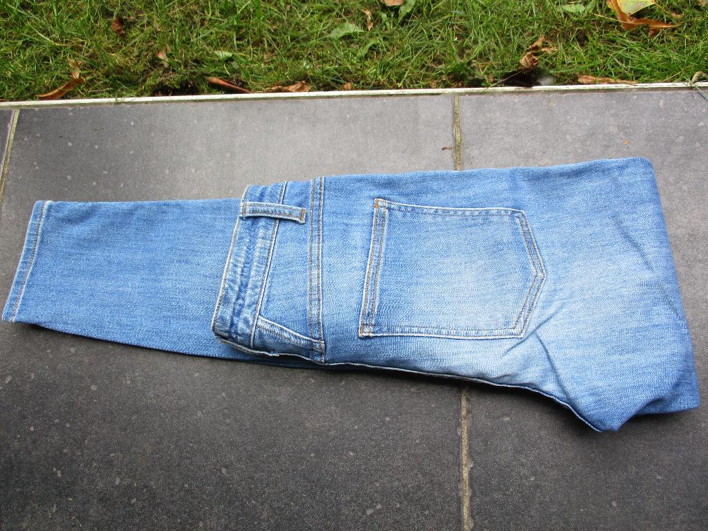 Closed size 26, Kleding | Dames, Closed, Zo goed als nieuw, W27 (confectie 34) of kleiner, Verzenden