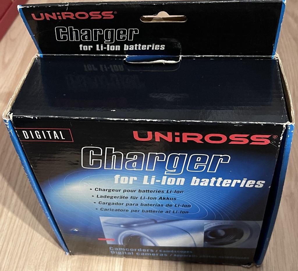 Nieuwe Uniross Li-Ion Batterijlader (Oudere Camera Accu's), Ophalen, Nieuw
