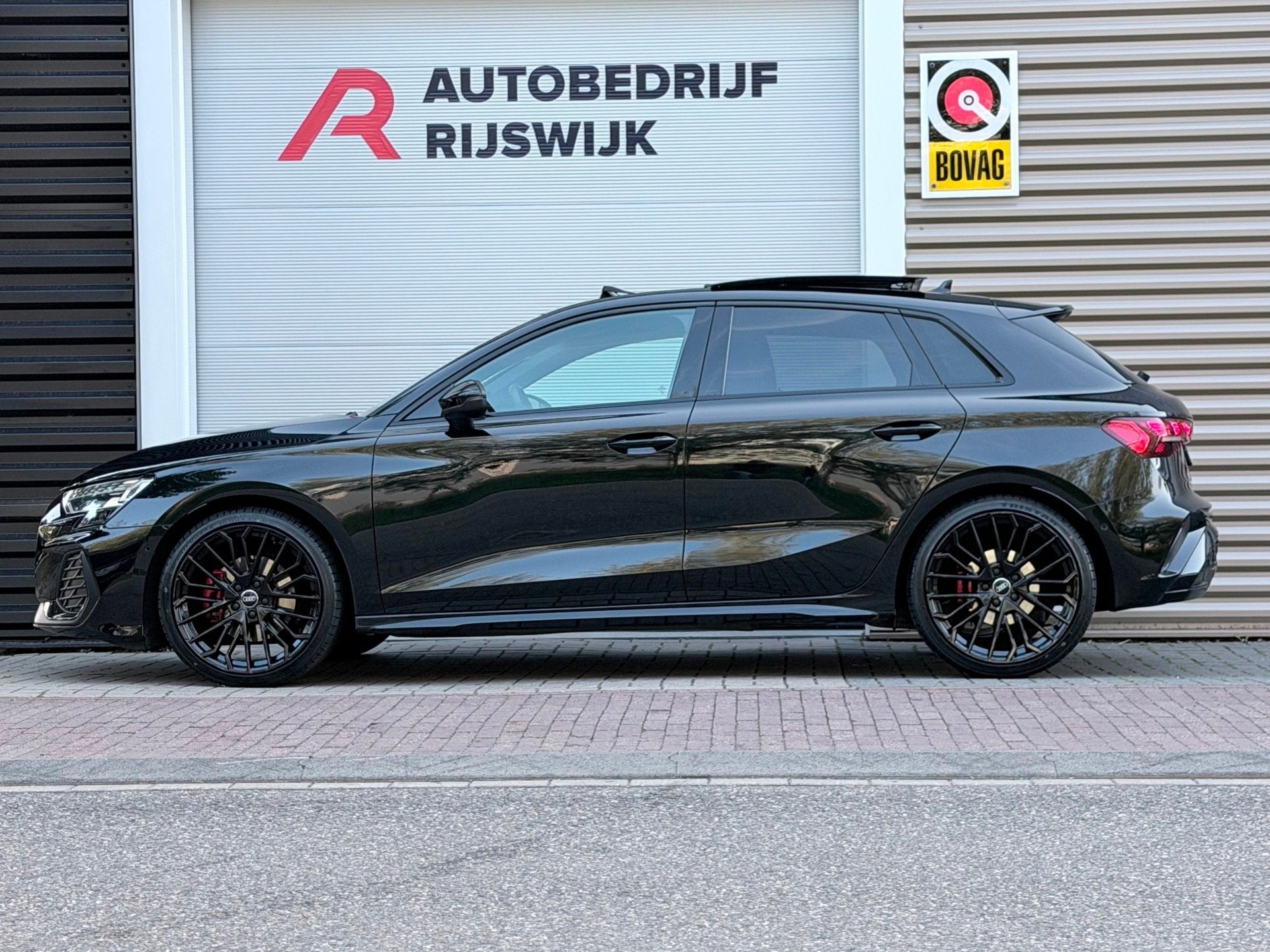 Audi A3 Sportback 35 TFSI S edition Pano/Sonos/Sfeer, Auto's, 1300 kg, 4 cilinders, Zwart, Bedrijf