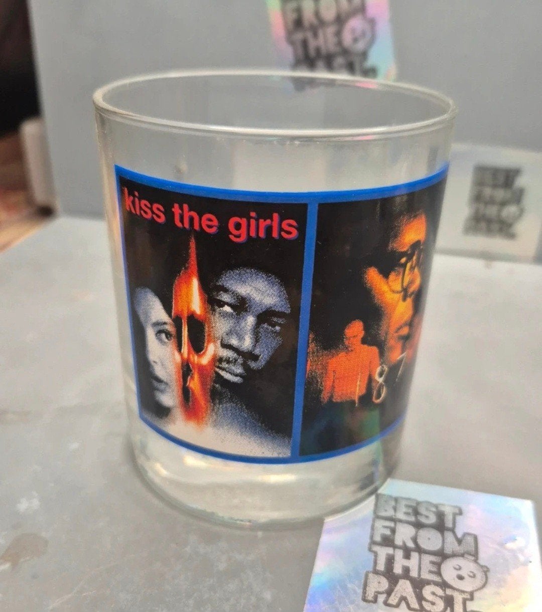 Filmclub glas "Kiss the Girls" - Uniek verzamelobject, Ophalen of Verzenden, Gebruikt, Glas