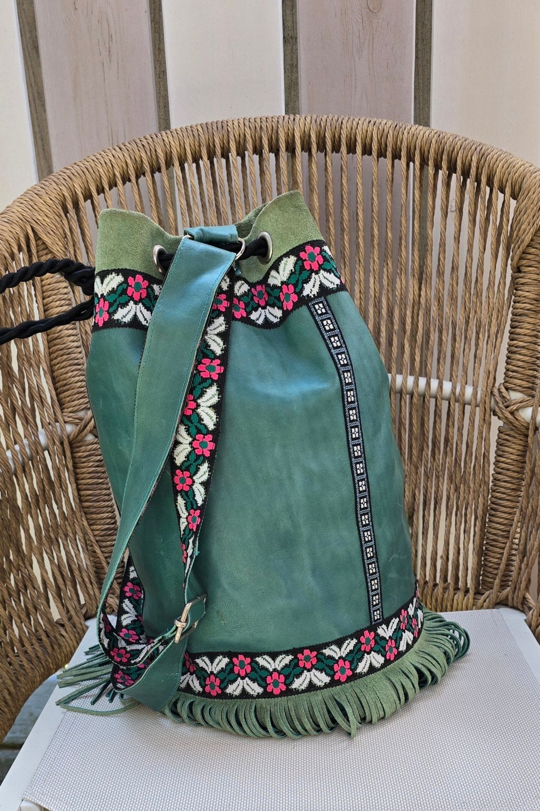 super unieke custom made leren schoudertas, Ophalen of Verzenden, Zo goed als nieuw, 35 tot 55 cm, Overige kleuren