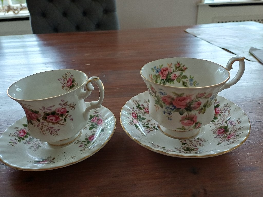 Royal Albert Moss Rose en Lavender Rose theekopjes, Ophalen of Verzenden