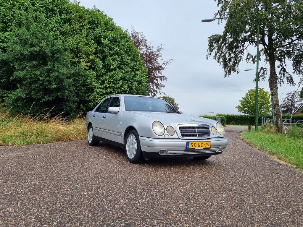Mercedes-Benz E-Klasse 3.2 E320 Sedan Elegance Automaat W210, Achterwielaandrijving, Leder en Stof, Bedrijf, Lederen bekleding