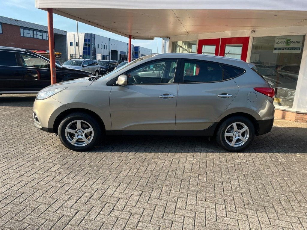 Hyundai IX35 2.0 163PK TREKHAAK/NIEUWE APK/lederen bekleding, Auto's, Gebruikt, 4 cilinders, 163 pk, Handgeschakeld