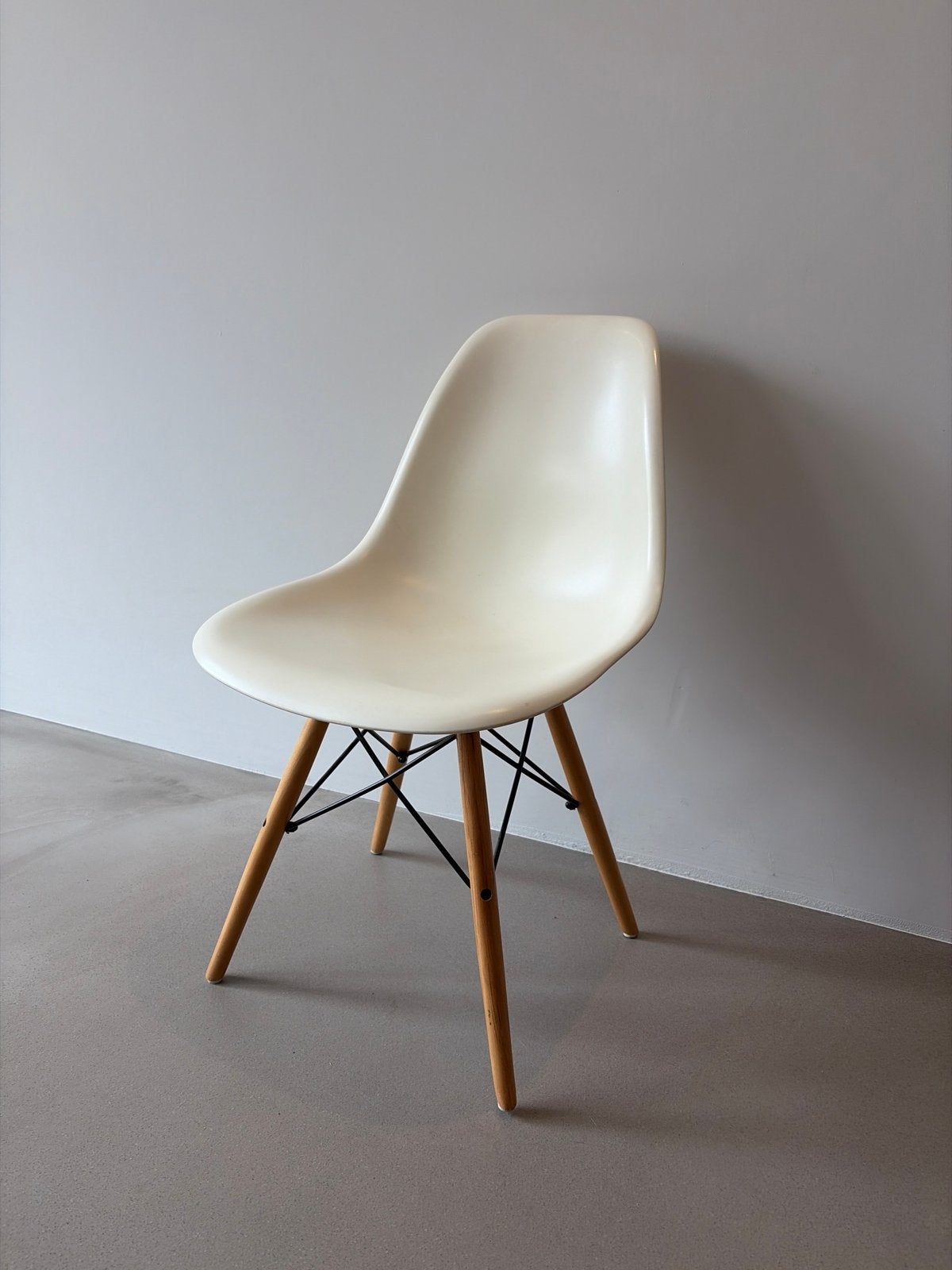 Design kuistoel- Wit |  Eames DSW-stijl kuipstoel replica, Huis en Inrichting, Ophalen, Wit, Zo goed als nieuw, Eén