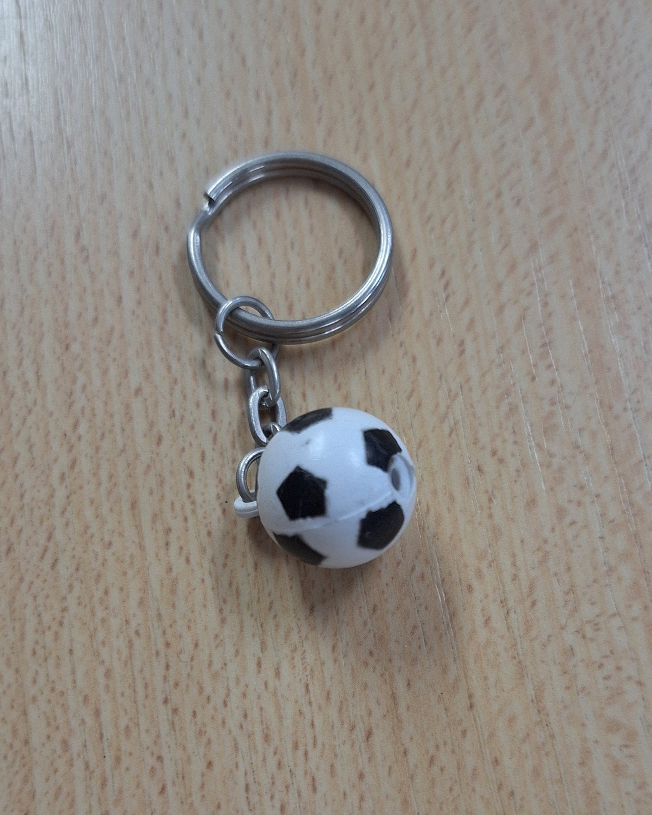 sleutelhanger met voetbal, Verzamelen, Ophalen of Verzenden, Nieuw, Sport