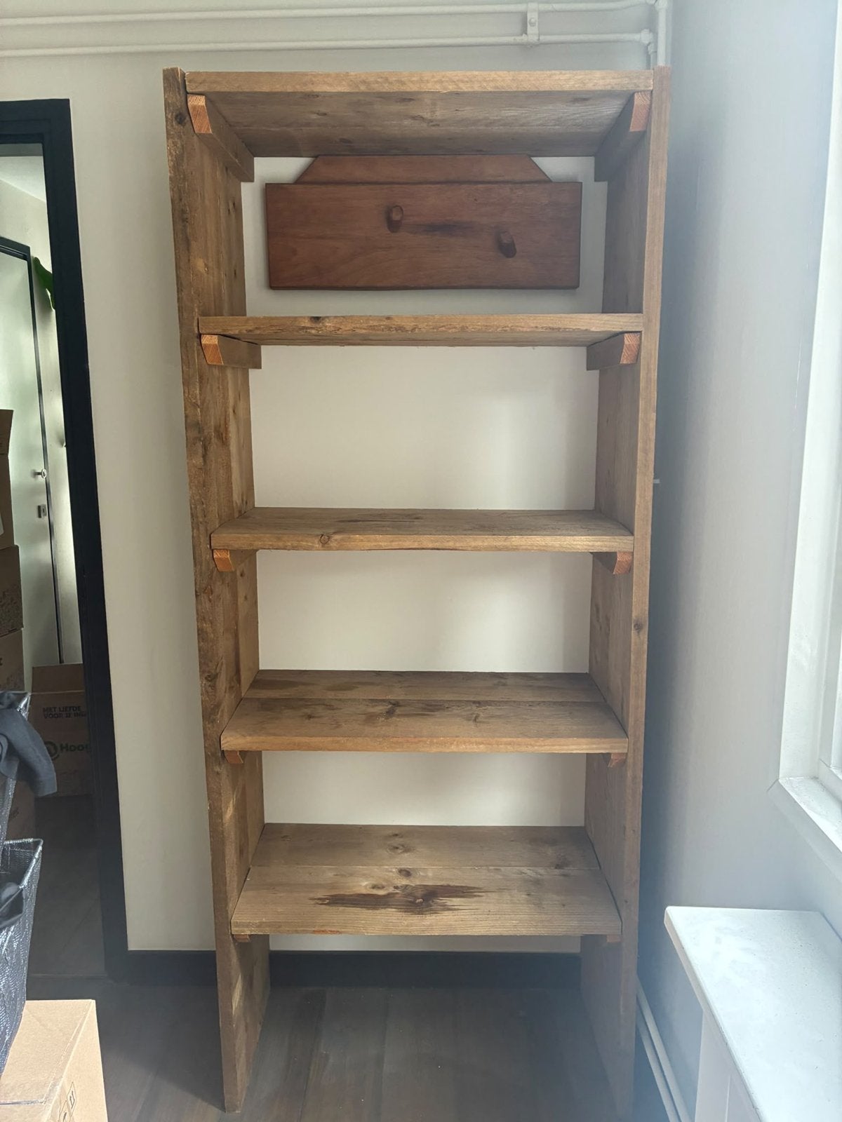 Robuuste houten boekenkast met 4 planken, Huis en Inrichting, Ophalen, Met plank(en), Gebruikt, 50 tot 100 cm