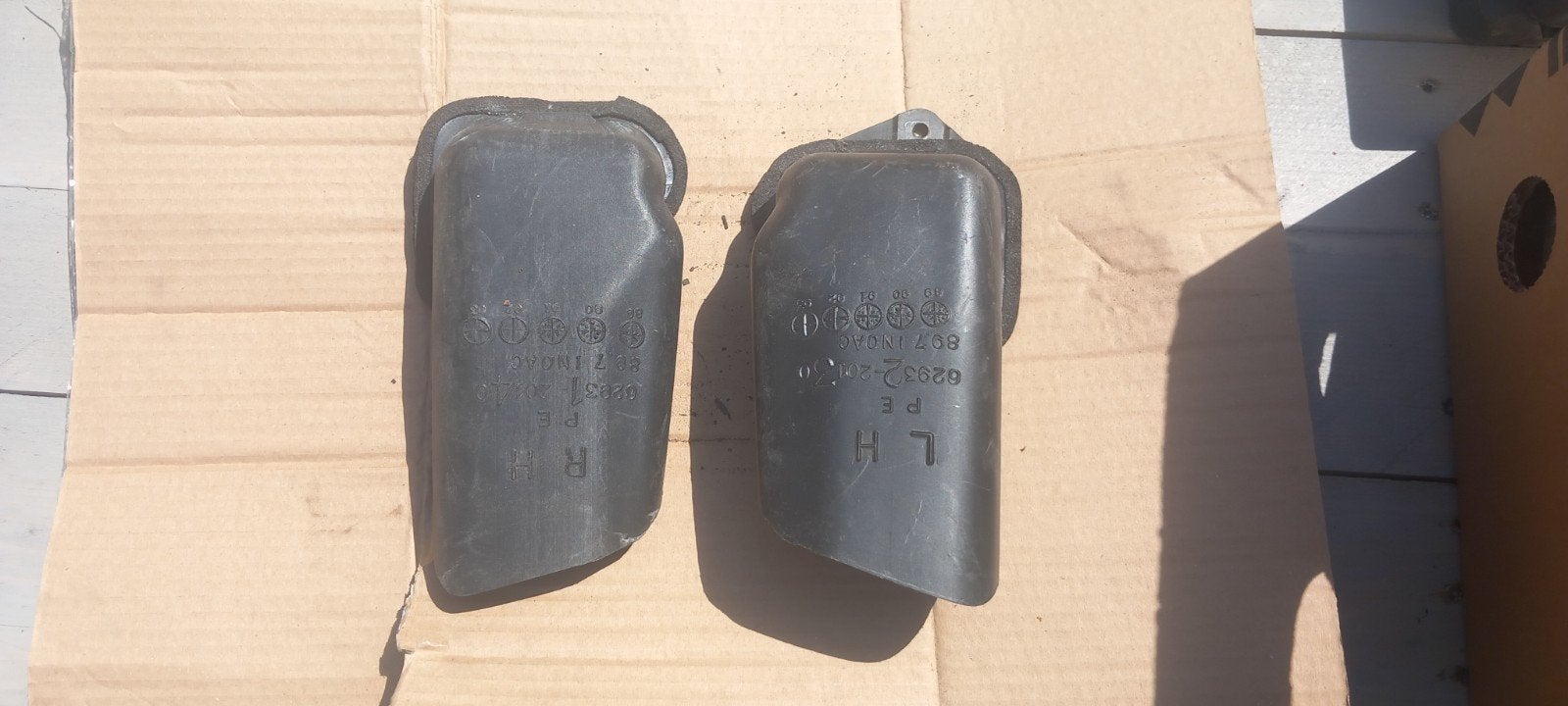 Luchtrooster binnenwerk achterlichten toyota celica t18, Ophalen of Verzenden