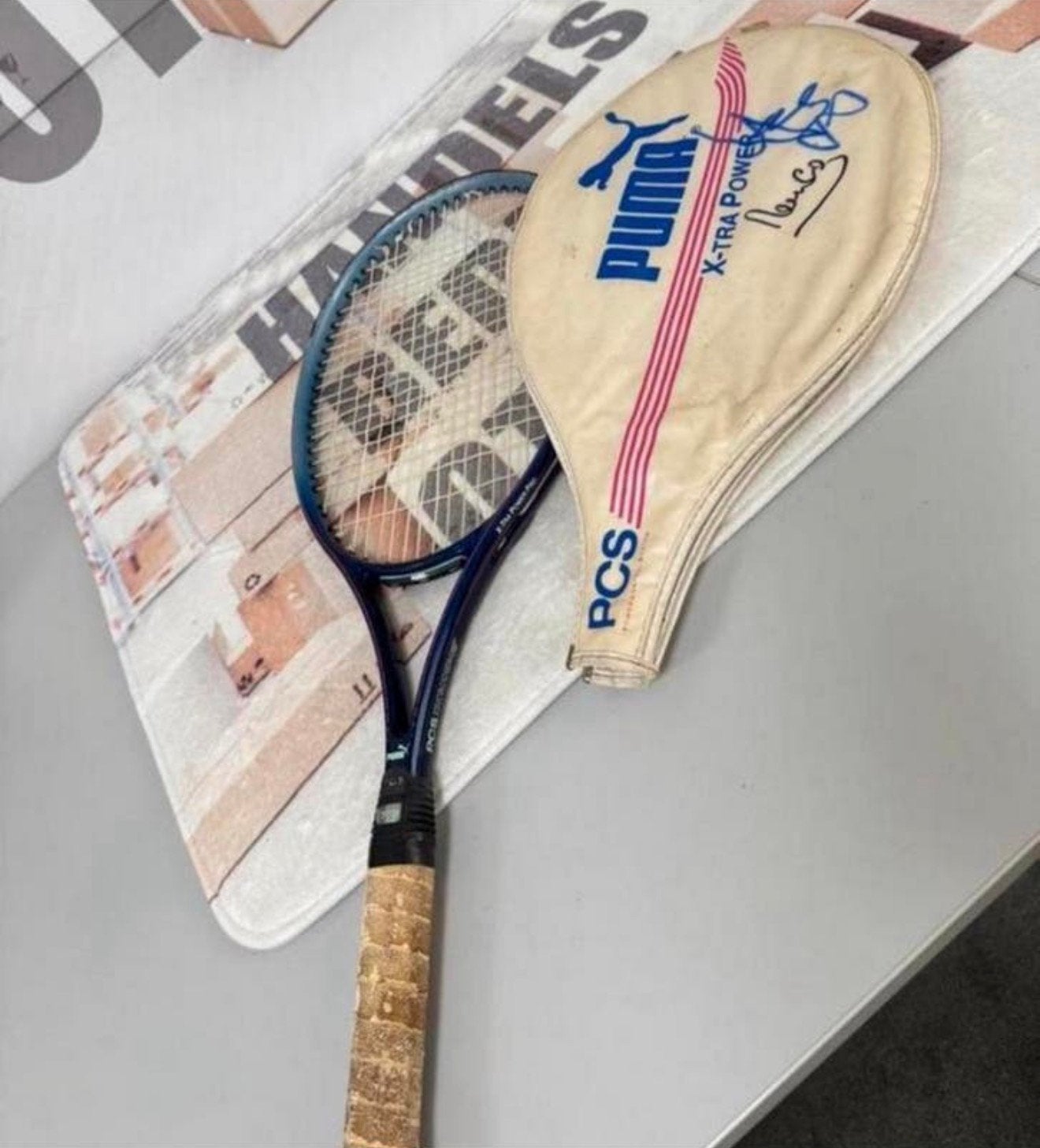 PUMA X-TRA POWER PRO PCS TENNIS RACKET Jeremy Bates Signed !, Sport en Fitness, Overige merken, Ophalen of Verzenden, Zo goed als nieuw