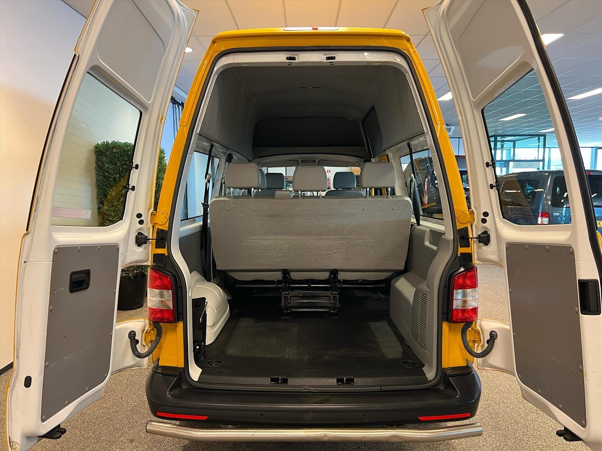Volkswagen Transporter L2H3 Personenbus / Buurtbus 7-pers., Auto's, Euro 5, Gebruikt, 255 €/maand, 7 stoelen