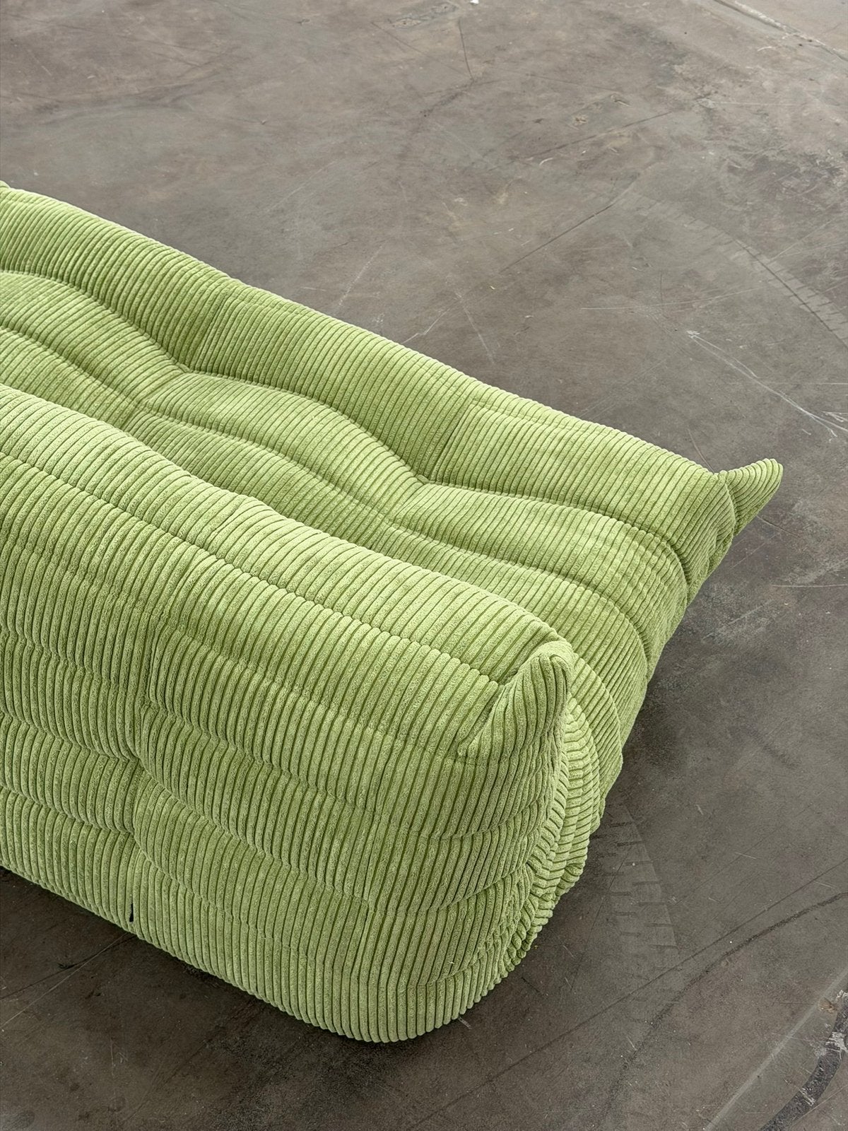 Ligne Roset Togo | Corduroy | NIEUWSTAAT + Garantie, Huis en Inrichting, Driepersoons, 75 tot 100 cm, Ophalen of Verzenden, Zo goed als nieuw