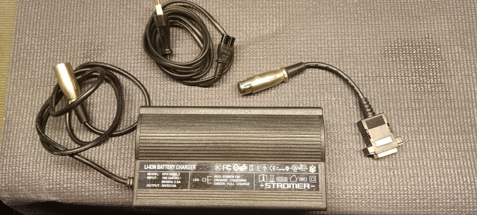 Stromer Li-ion Acculader HP0180WL3 36V 4A, Gebruikt