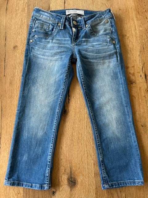 Nieuwe jeans dames kniebroek Timezone maat 36, Blauw, Ophalen of Verzenden, W28 - W29 (confectie 36), Timezone