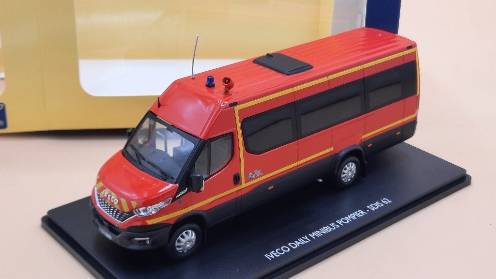 Iveco Daily Minibus Pompier 1:43 Eligor, Hobby en Vrije tijd, Modelauto's | 1:43, Ophalen of Verzenden, Gebruikt, Auto, Overige merken