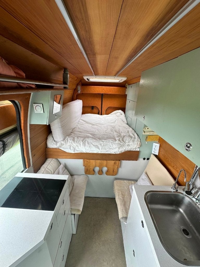 VW Crafter L2 H3 camper | 2,08 m stahoogte | 2023 ombouw bus, Caravans en Kamperen, Campers, Afzuigkap, Chemisch toilet, Buscamper of Camperbus